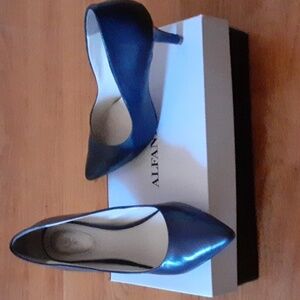 Alfani Step n Flex Navy Leather Pump